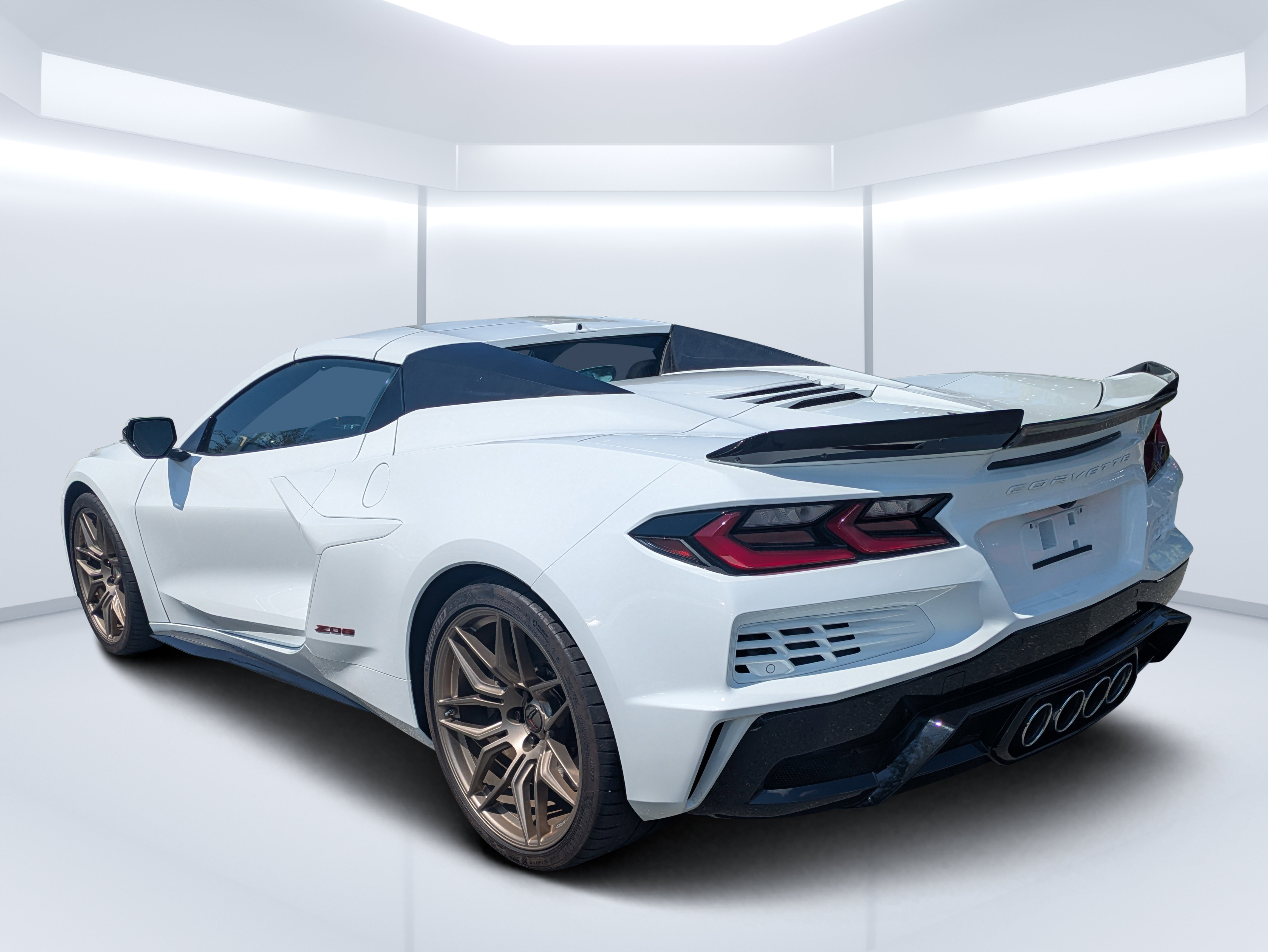 Used 2024 Chevrolet Corvette Z06 RWD image 5