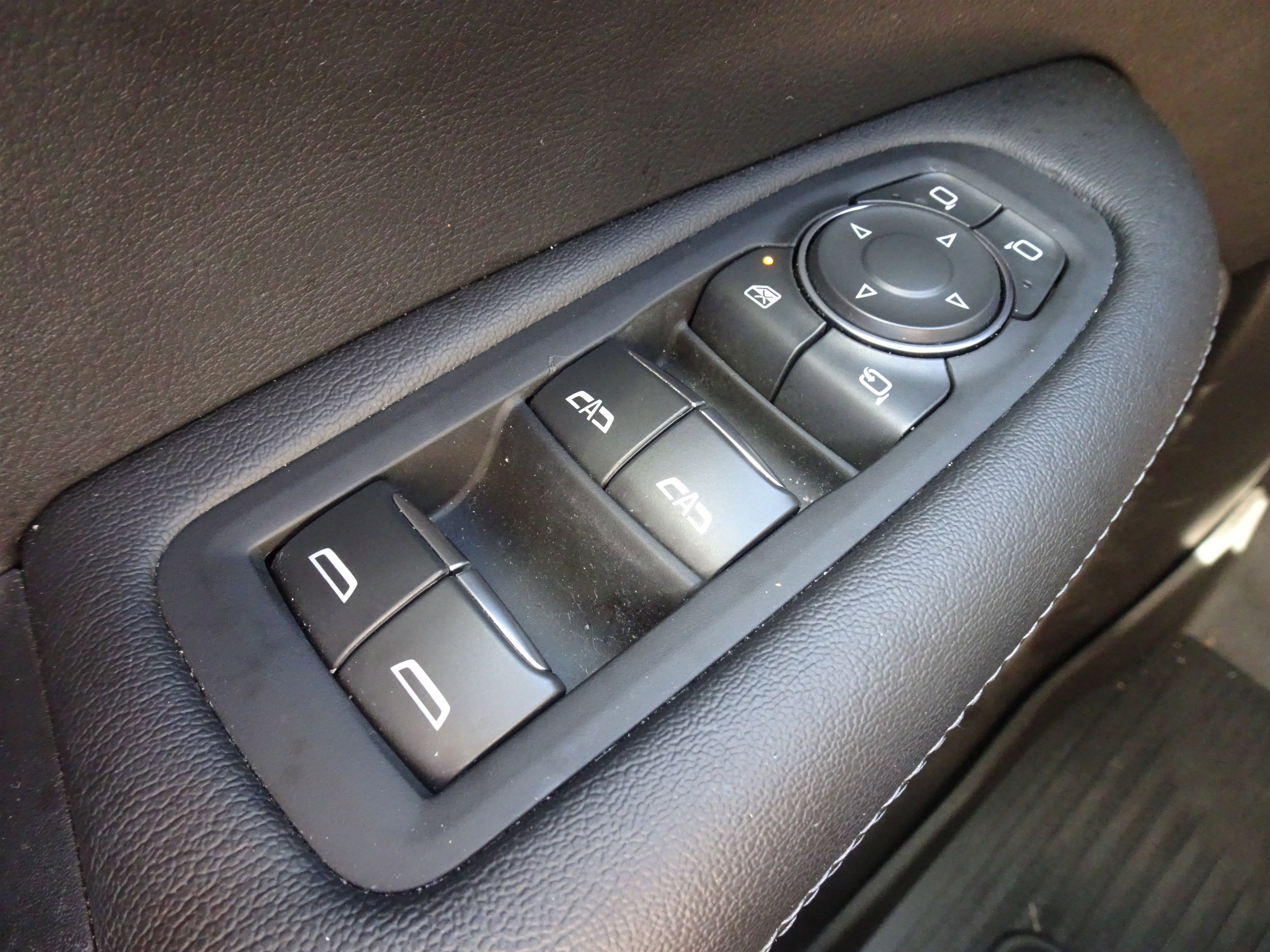 Used 2024 Cadillac XT5 Premium Luxury w/ LPO, Floor Liner Package AWD/4WD image 24