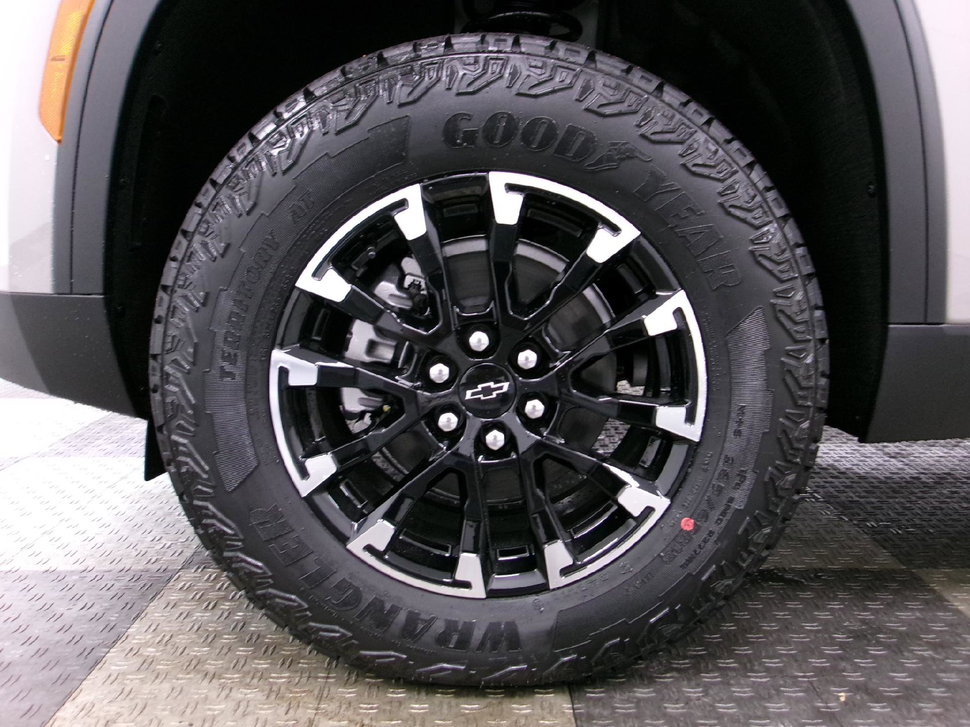 New 2026 Chevrolet Traverse Z71 w/ Driver Confidence Package image 16