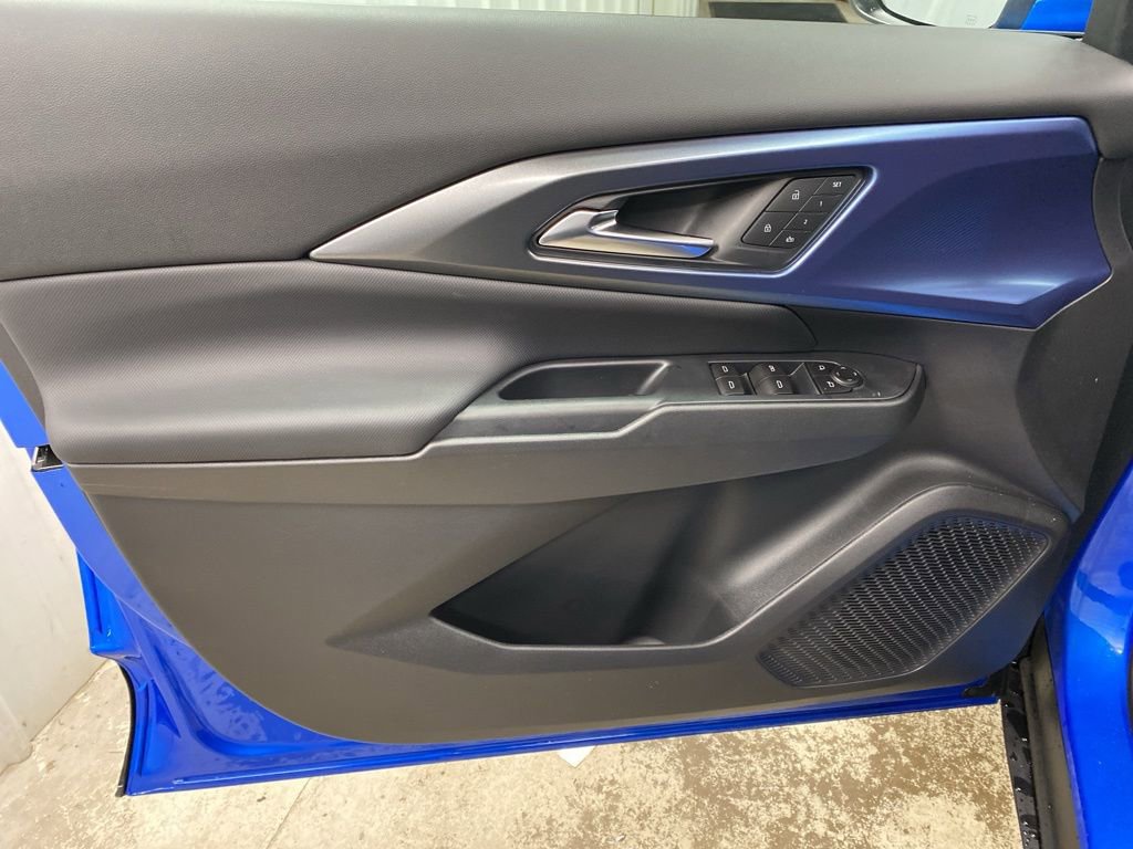 New 2026 Chevrolet Equinox EV LT image 25