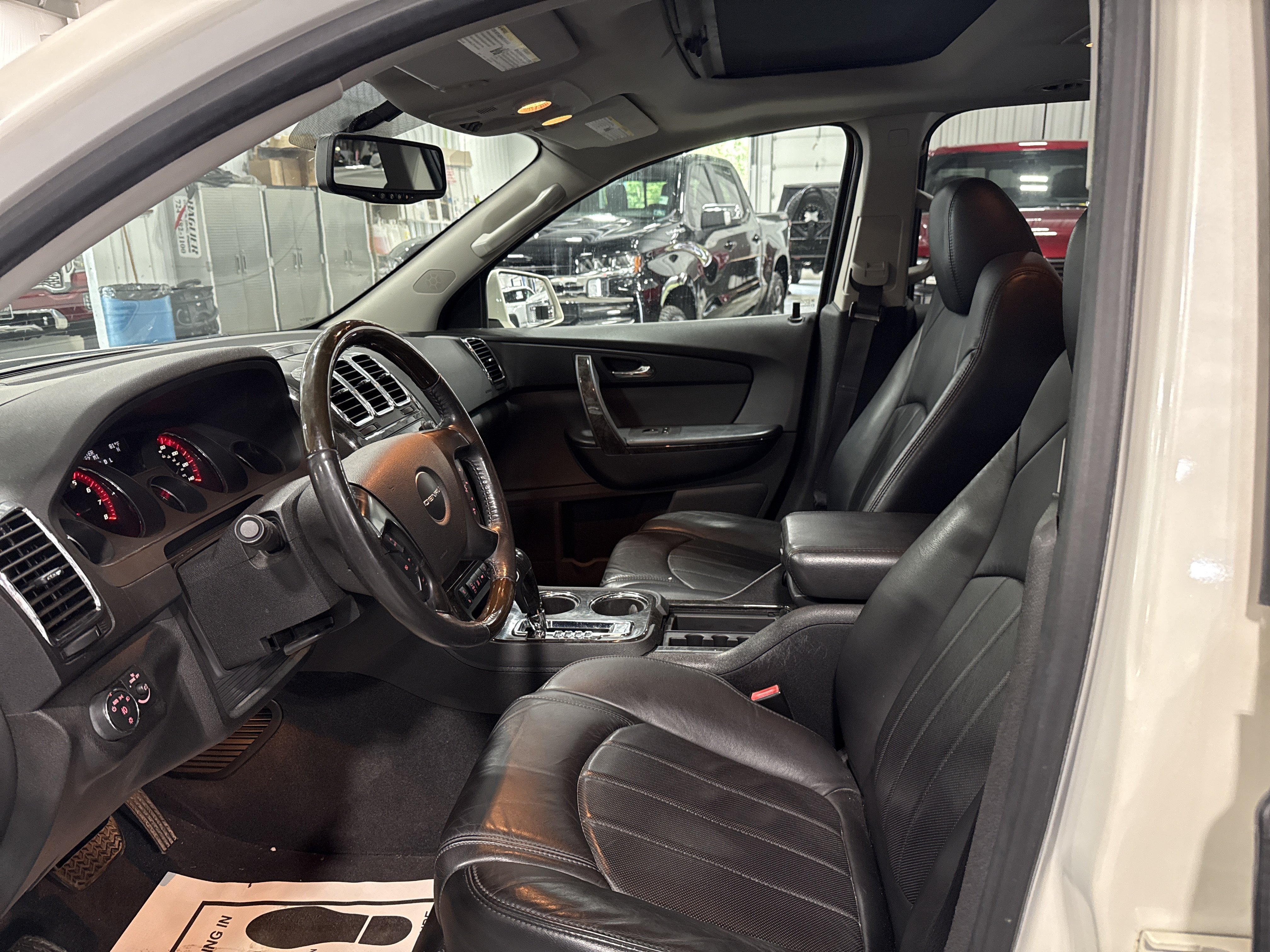 Used 2011 GMC Acadia Denali AWD/4WD image 7