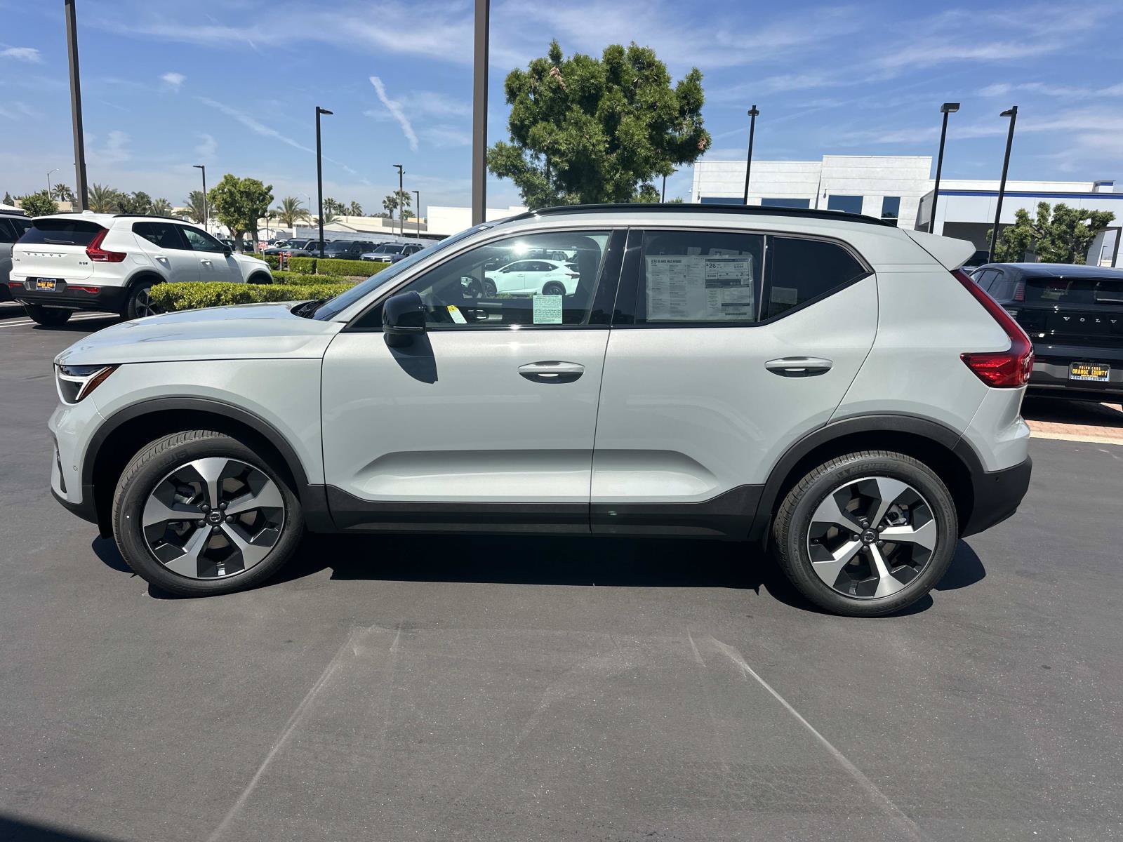 New 2026 Volvo XC40 B5 Plus w/ Protection Package Premier AWD/4WD image 4