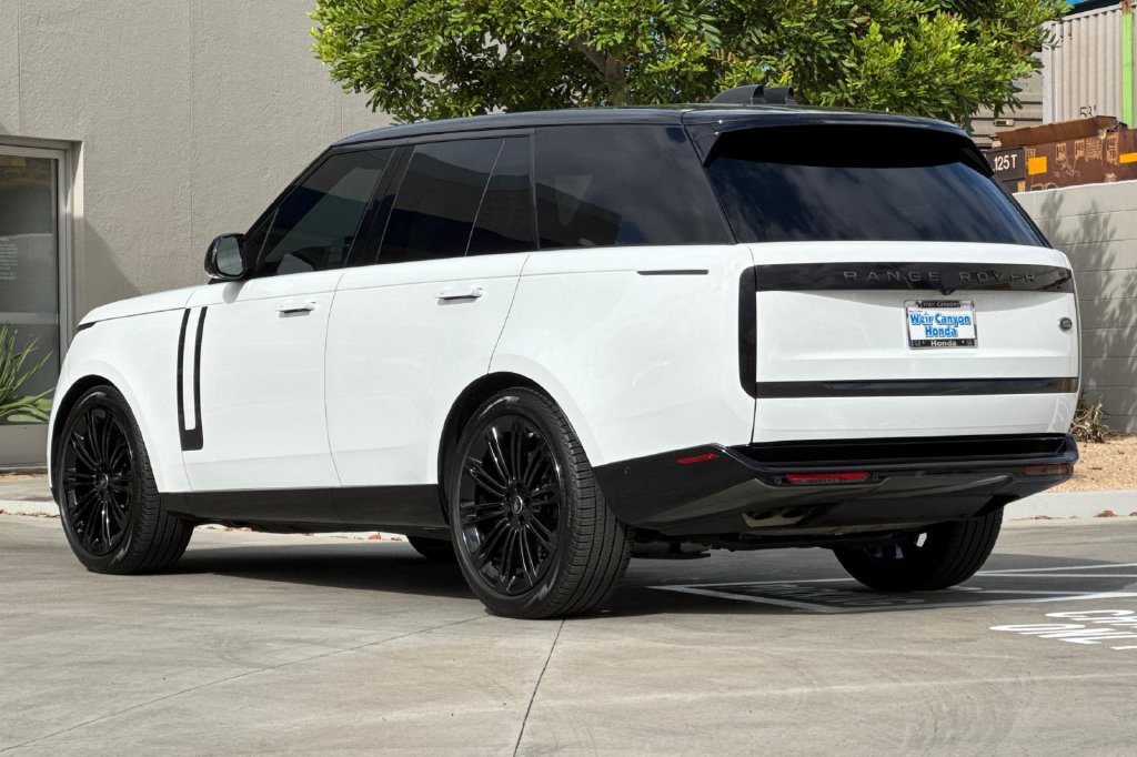 Used 2023 Land Rover Range Rover SE AWD/4WD image 8