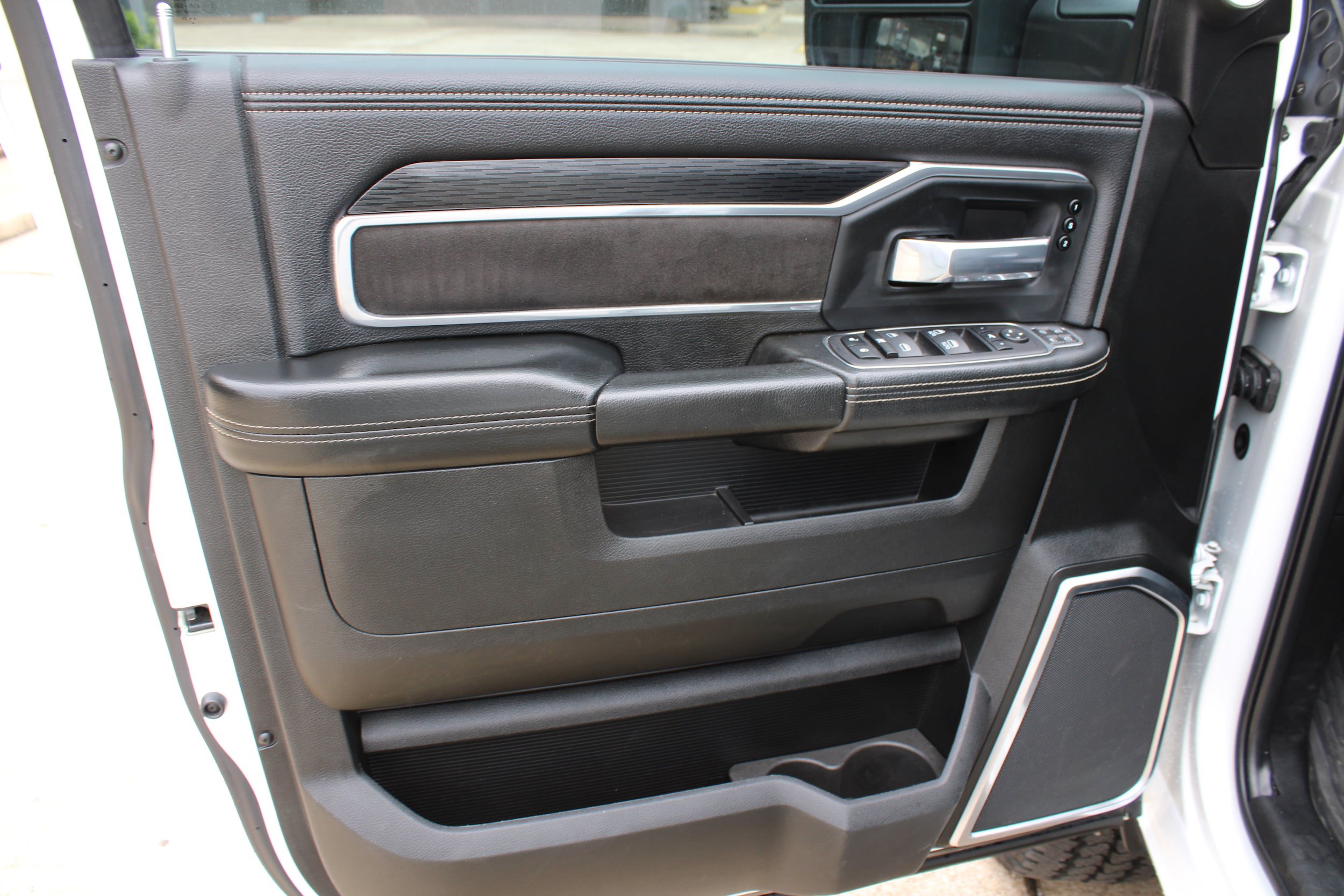 Certified 2023 RAM 3500 Laramie AWD/4WD image 22