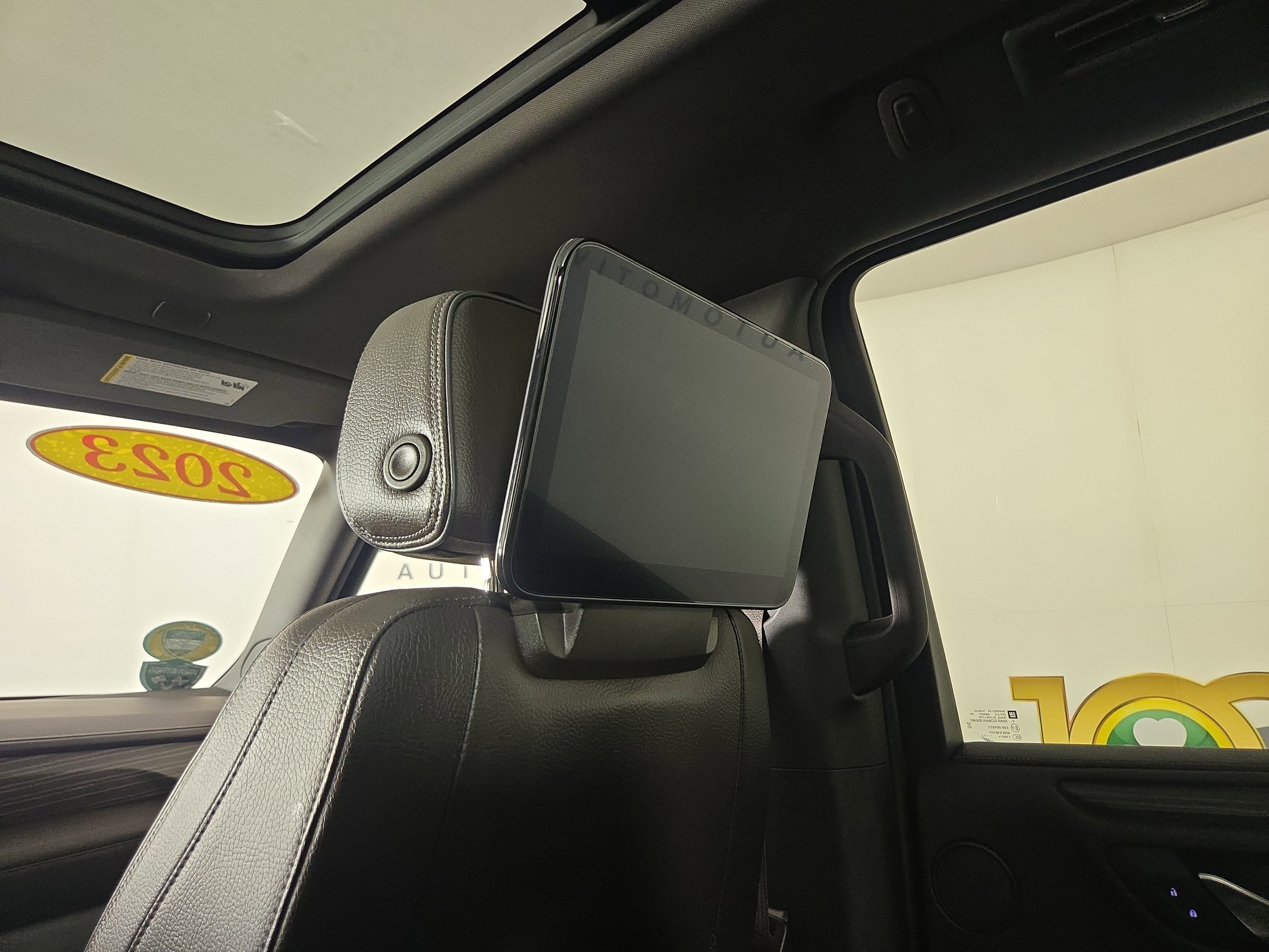 Certified 2023 GMC Yukon Denali w/ Advanced Technology Package image 28