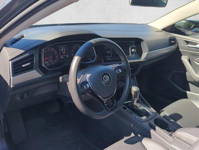 Used 2019 Volkswagen Jetta SE w/ Cold Weather Package FWD image 16