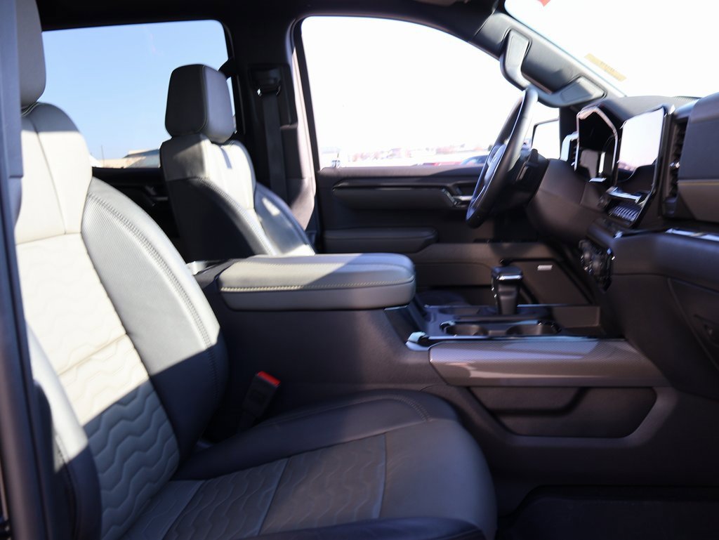 Used 2024 Chevrolet Silverado 1500 ZR2 image 9