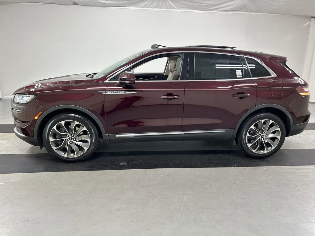Used 2022 Lincoln Nautilus Reserve w/ Equipment Group 201A image 6