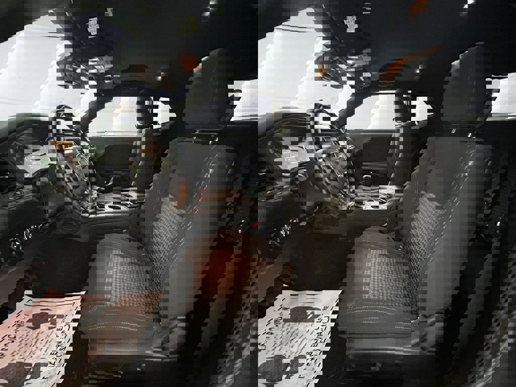 Used 2023 Dodge Challenger SXT image 7