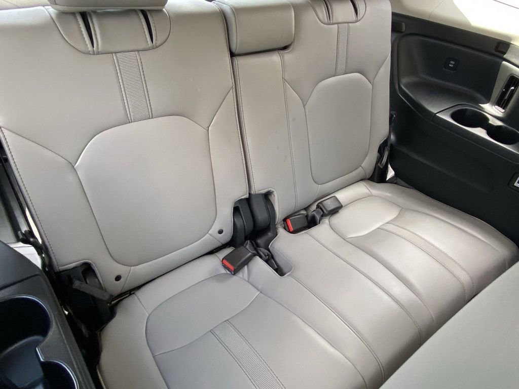 Used 2025 Honda Pilot EX-L image 19