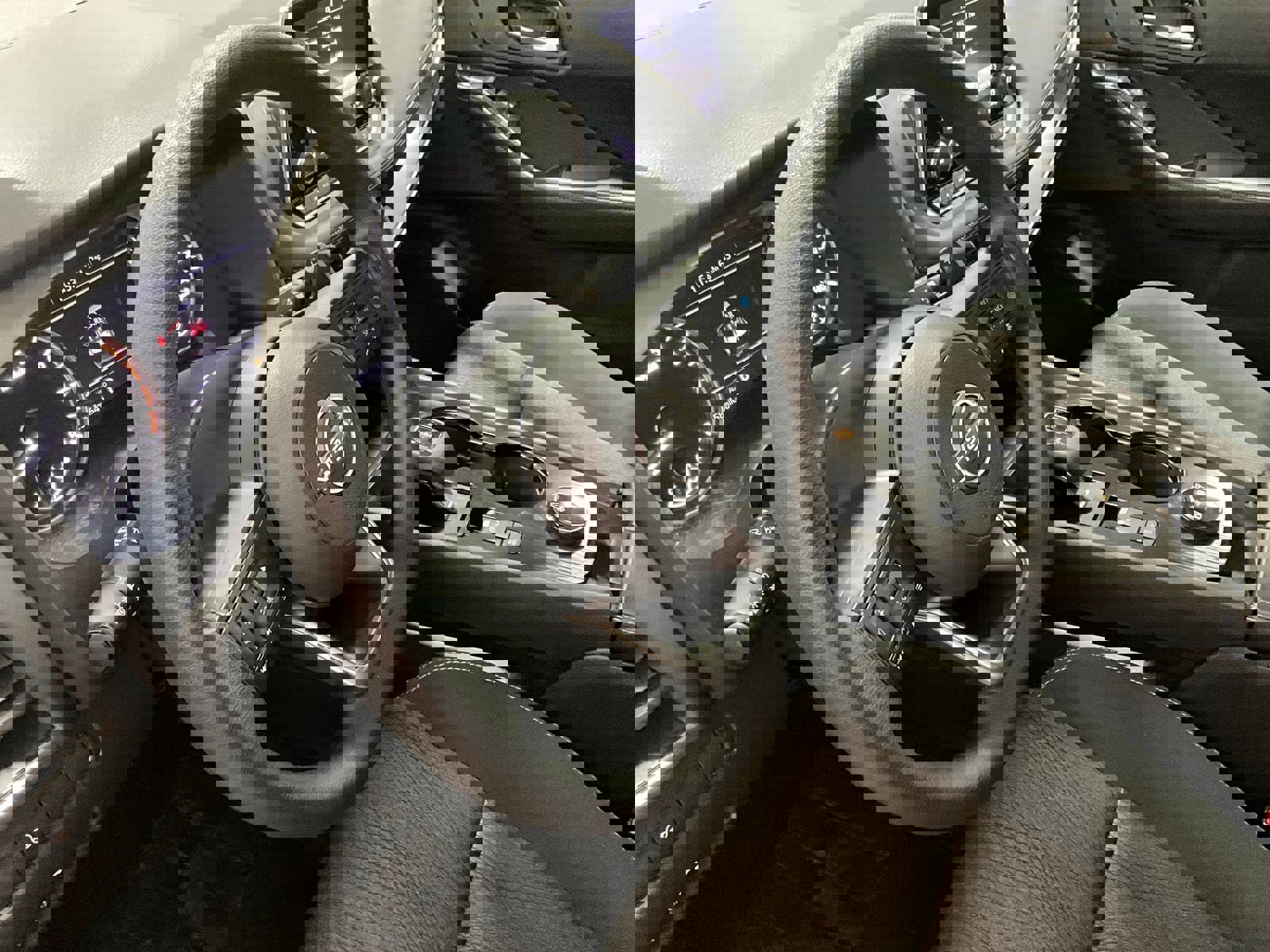 Used 2024 Nissan Rogue SV image 11