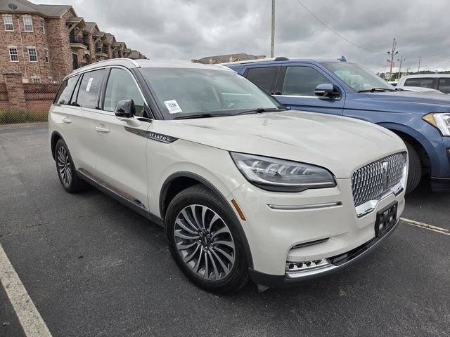 Used 2020 Lincoln Aviator Reserve w/ Elements Package Plus RWD image 3