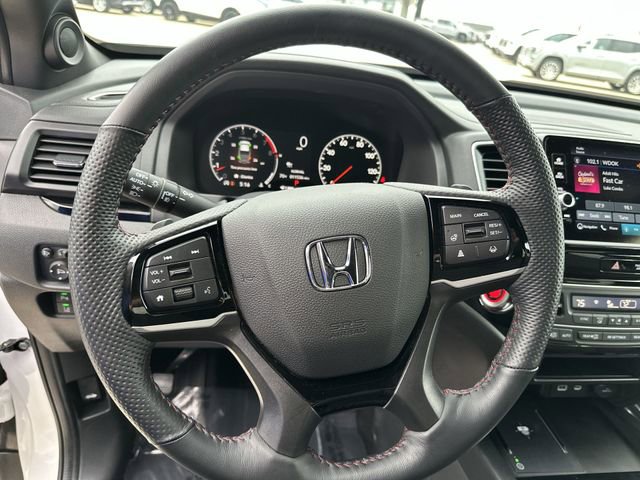 Used 2025 Honda Ridgeline Black Edition image 13