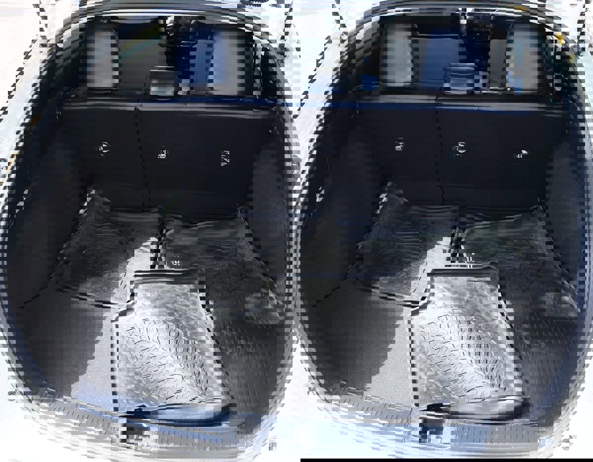 Used 2016 Toyota Prius Three Touring FWD image 24