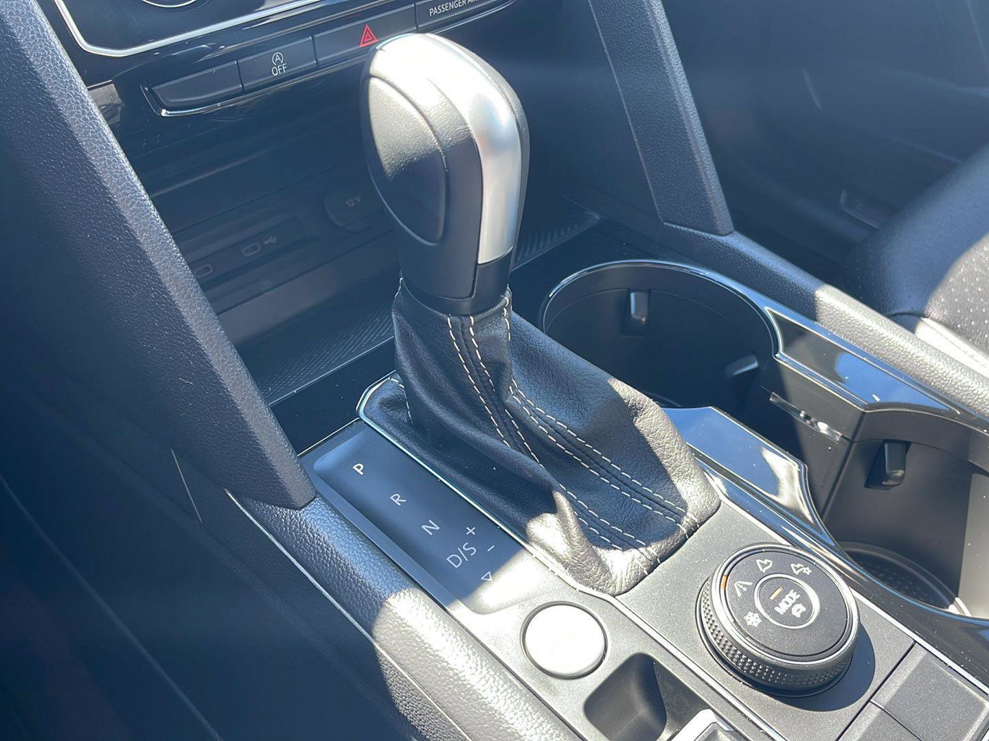 Used 2023 Volkswagen Atlas SEL image 31