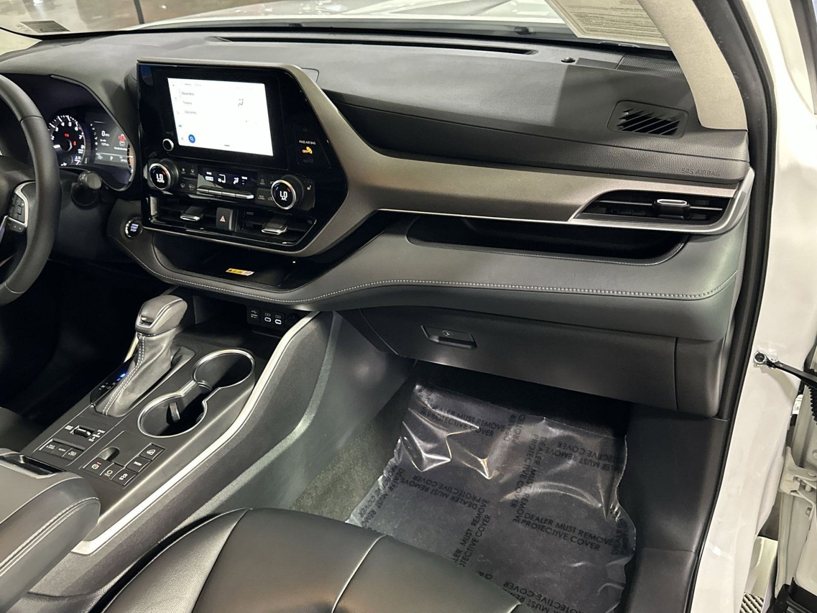 Used 2023 Toyota Highlander XLE image 42