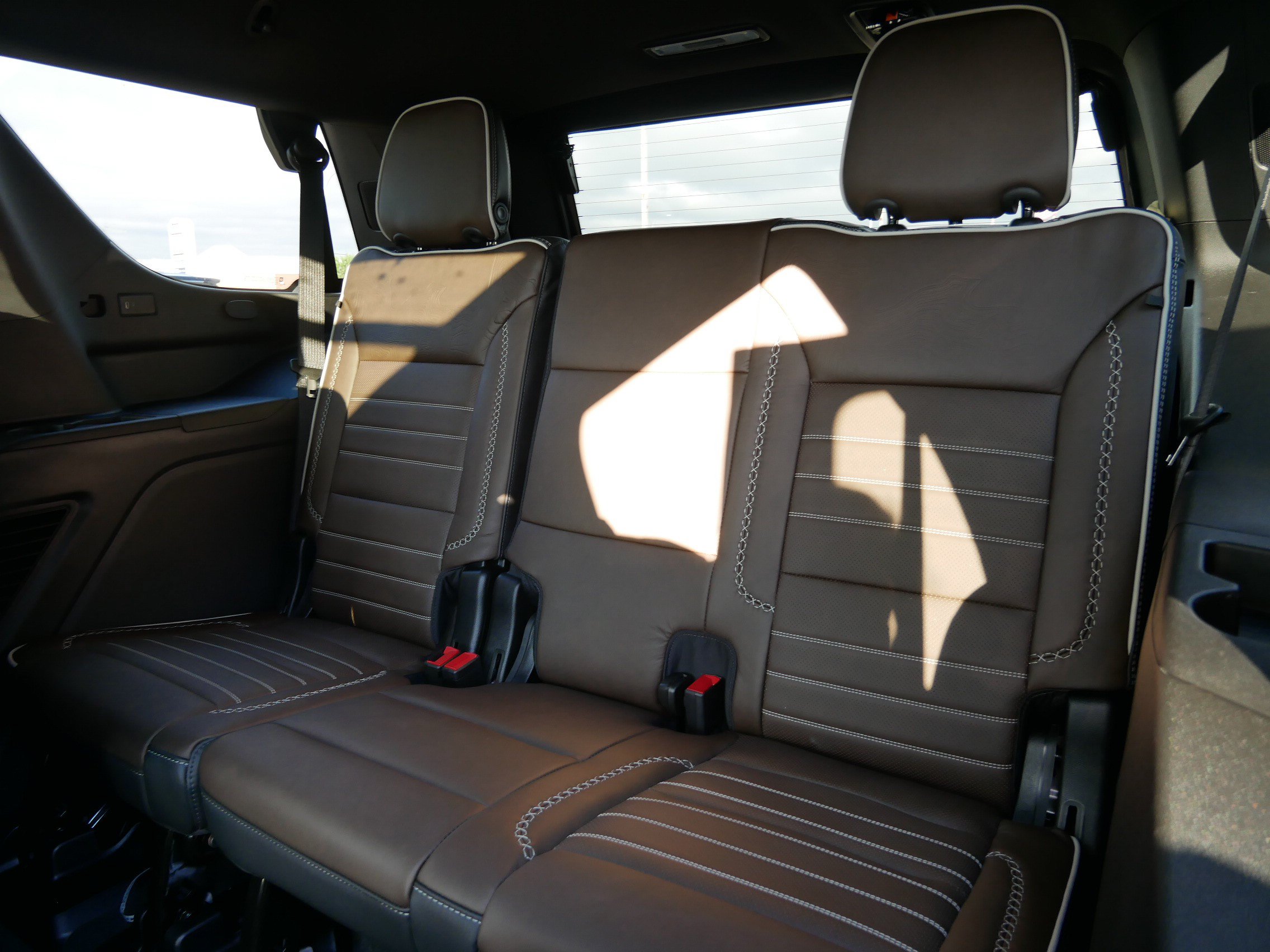 New 2026 GMC Yukon Denali Ultimate AWD/4WD image 8