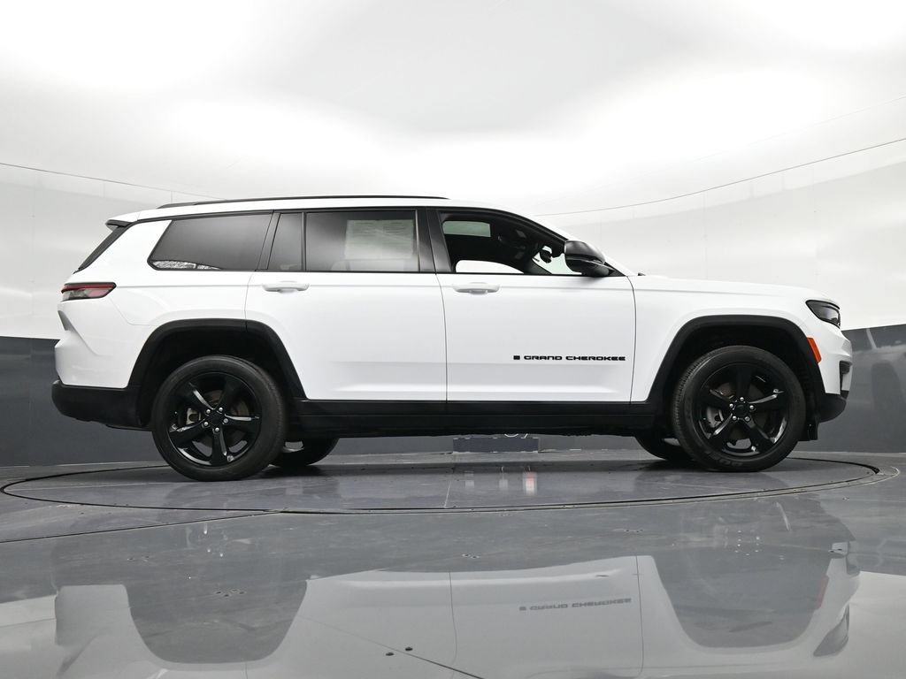 Used 2023 Jeep Grand Cherokee L Laredo RWD image 30
