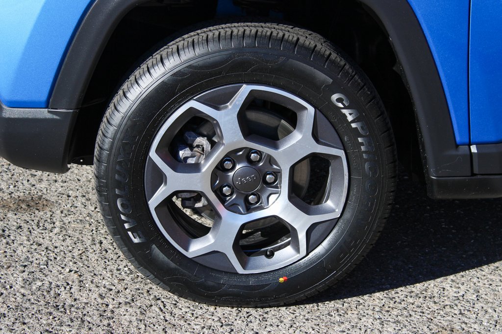 Used 2022 Jeep Compass Trailhawk w/ Trailhawk Convenience Group AWD/4WD image 47