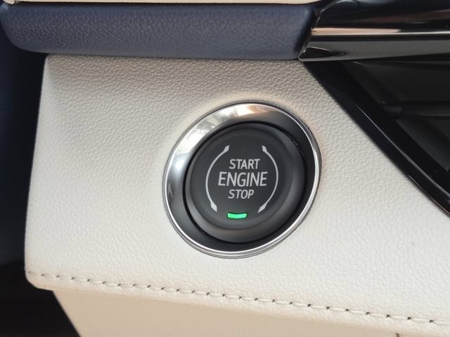 New 2026 Buick Enclave Avenir w/ Super Cruise Package FWD image 17