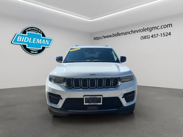 Used 2023 Jeep Grand Cherokee Laredo AWD/4WD image 2