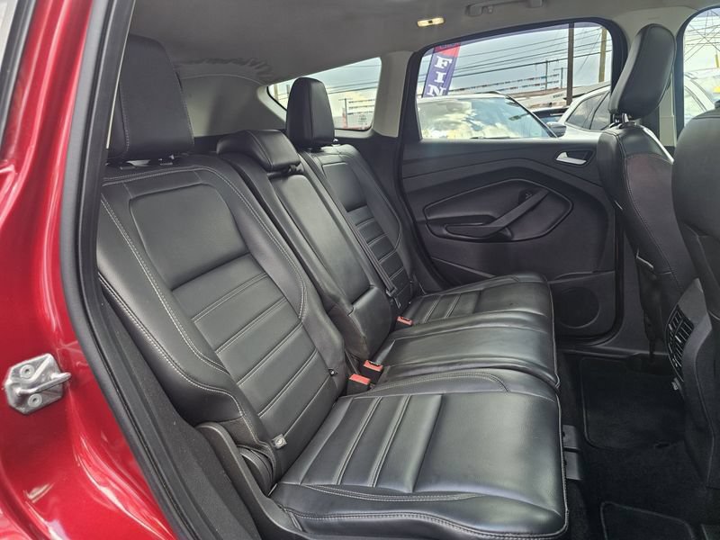Used 2019 Ford Escape SEL AWD/4WD image 25