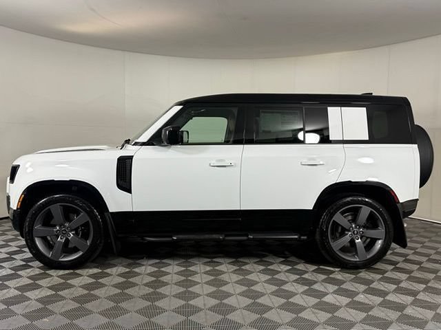Used 2025 Land Rover Defender 110 V8 AWD/4WD image 3