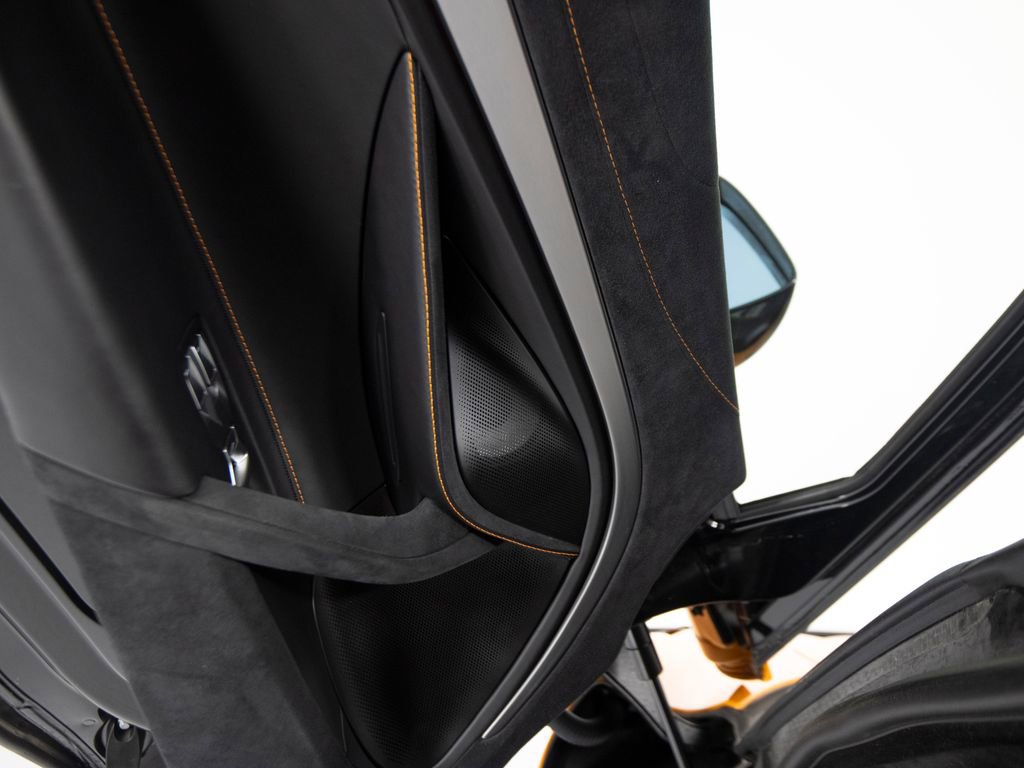 Used 2025 McLaren 750S image 12