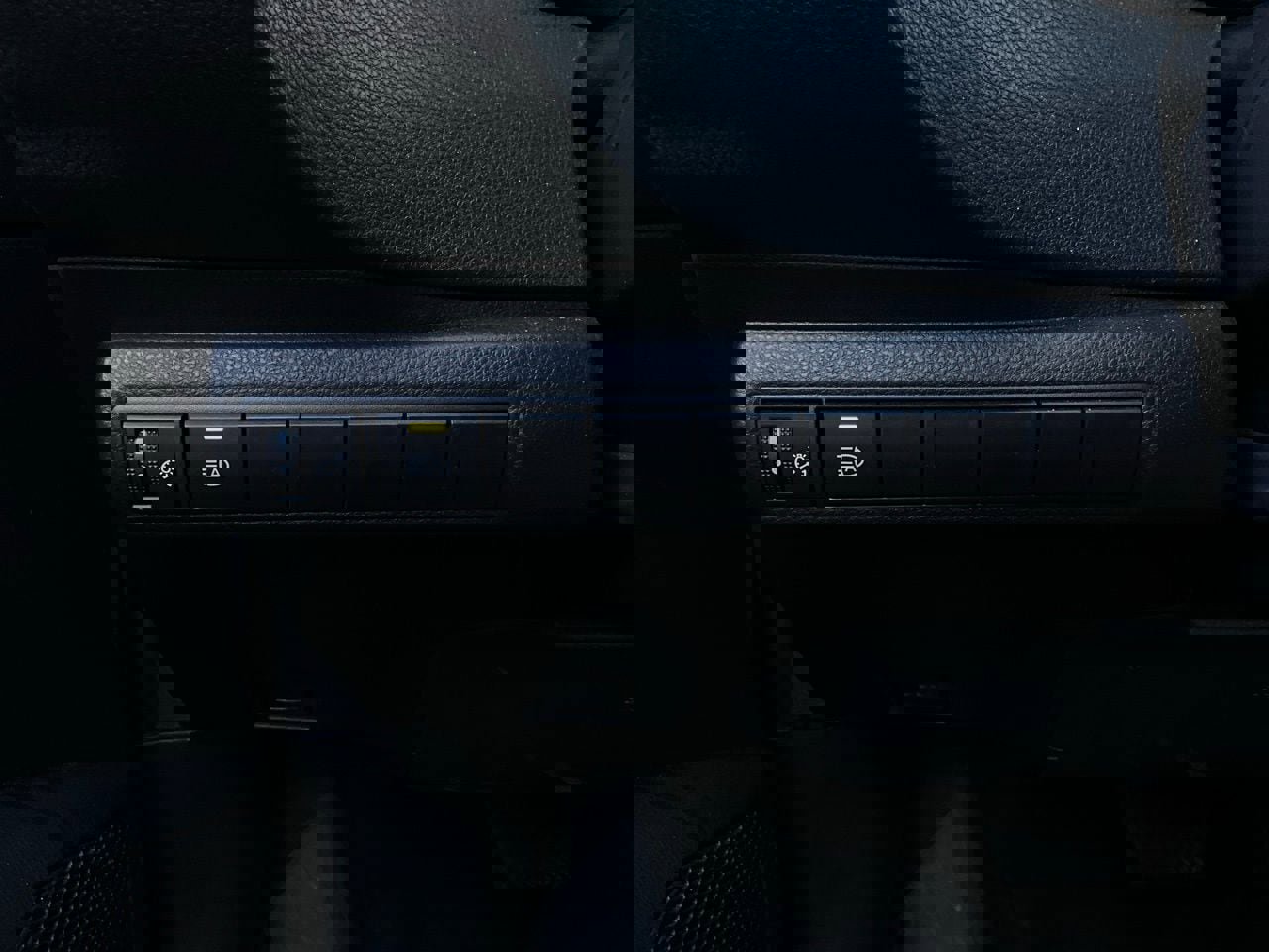 Used 2025 Toyota Corolla LE image 20