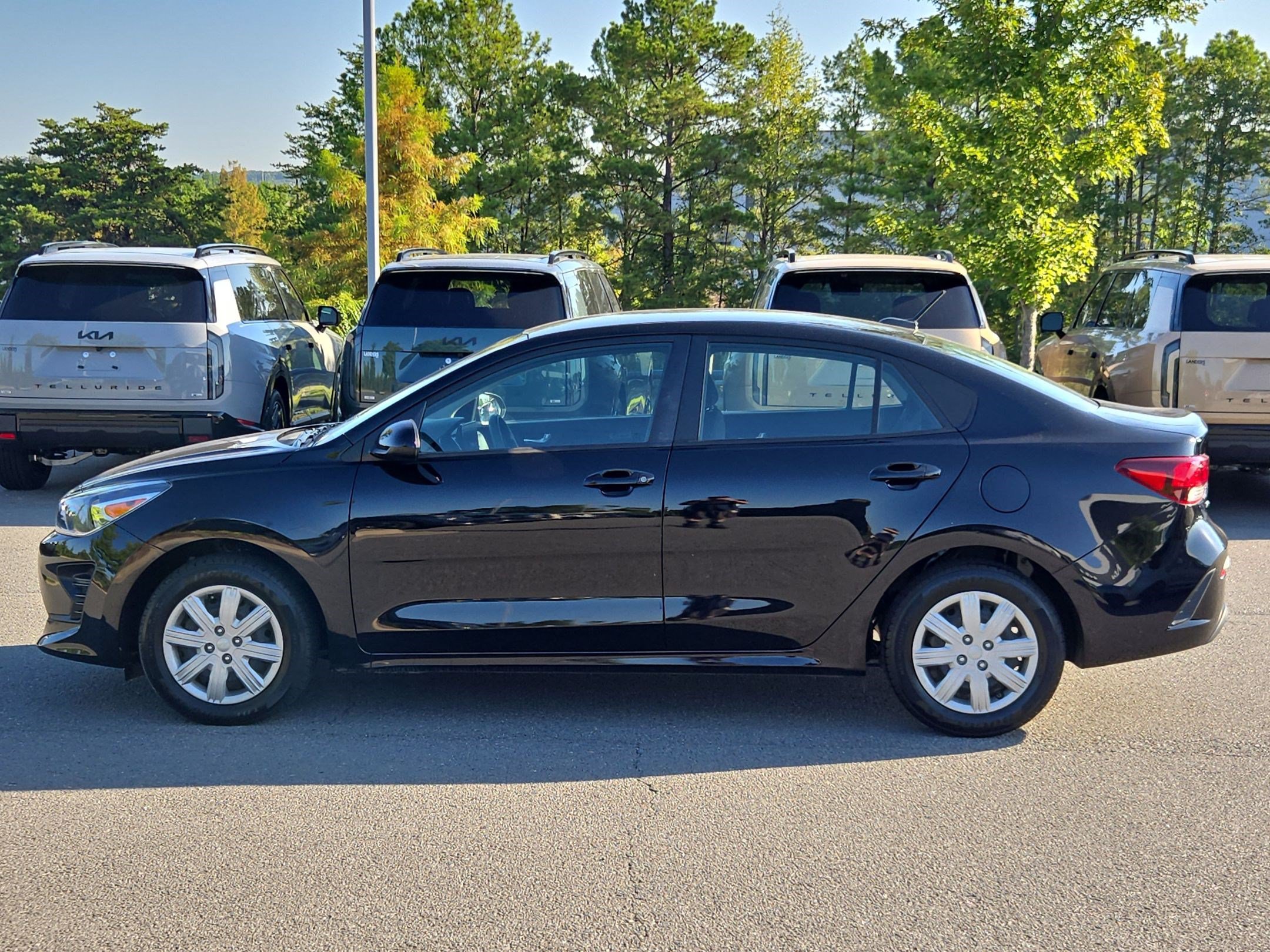 Used 2023 Kia Rio LX FWD image 4