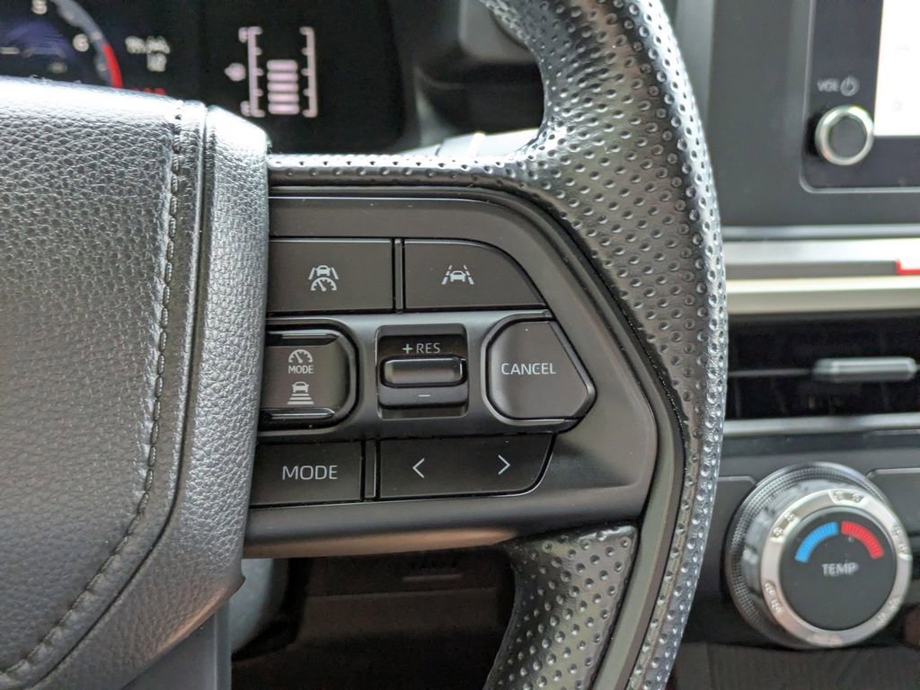 Used 2025 Toyota Tacoma SR5 AWD/4WD image 24