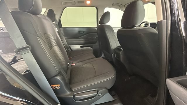 Used 2025 Nissan Pathfinder S AWD/4WD image 28
