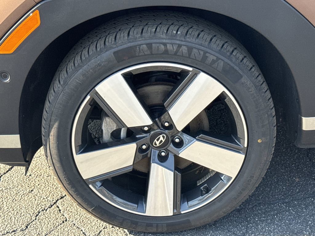 Used 2025 Hyundai Santa Fe Limited image 11