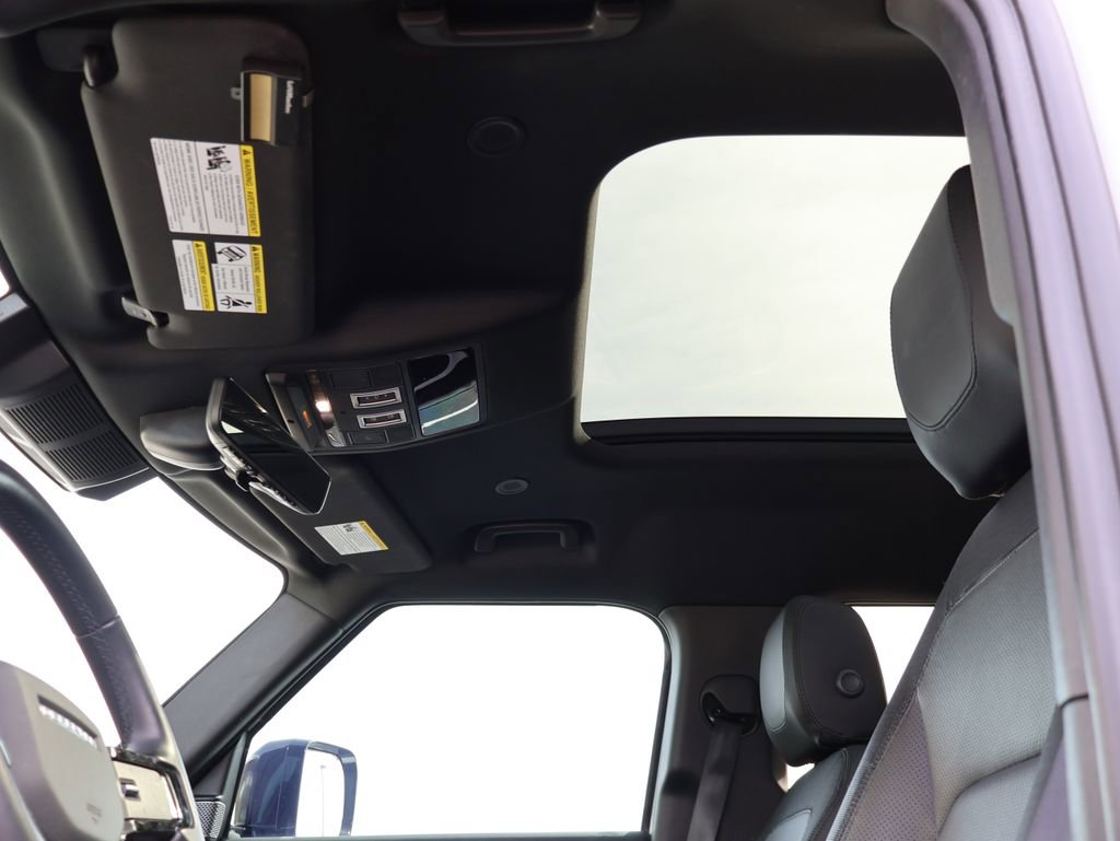 Used 2024 Land Rover Defender 110 X-Dynamic SE image 18