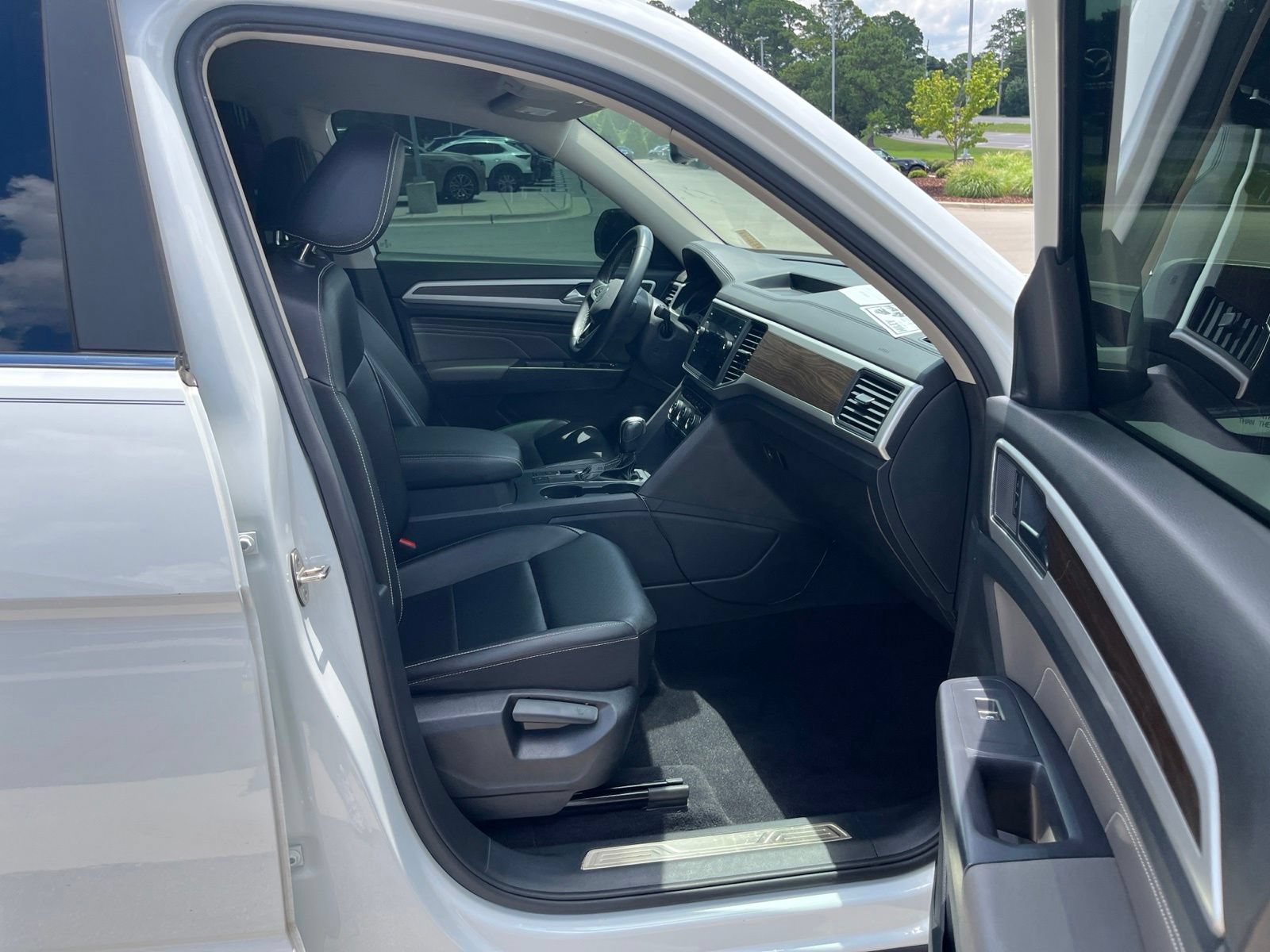 Used 2021 Volkswagen Atlas SE w/ Towing Package FWD image 38