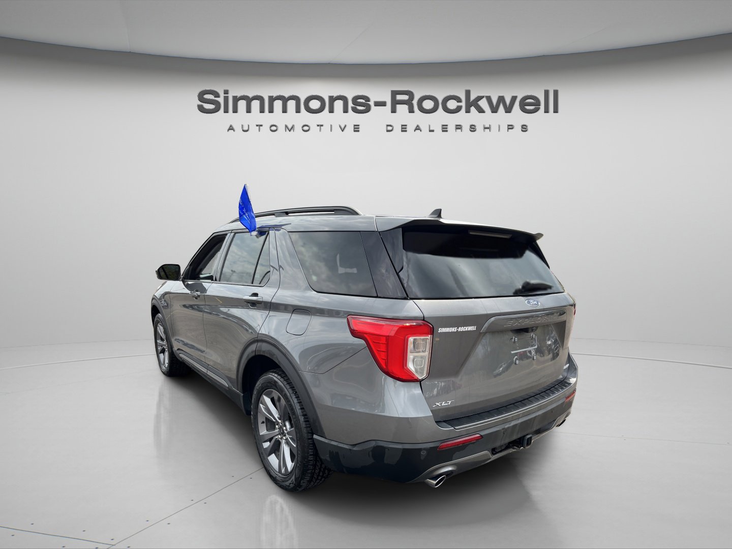 Used 2023 Ford Explorer XLT w/ Equipment Group 202A AWD/4WD image 7