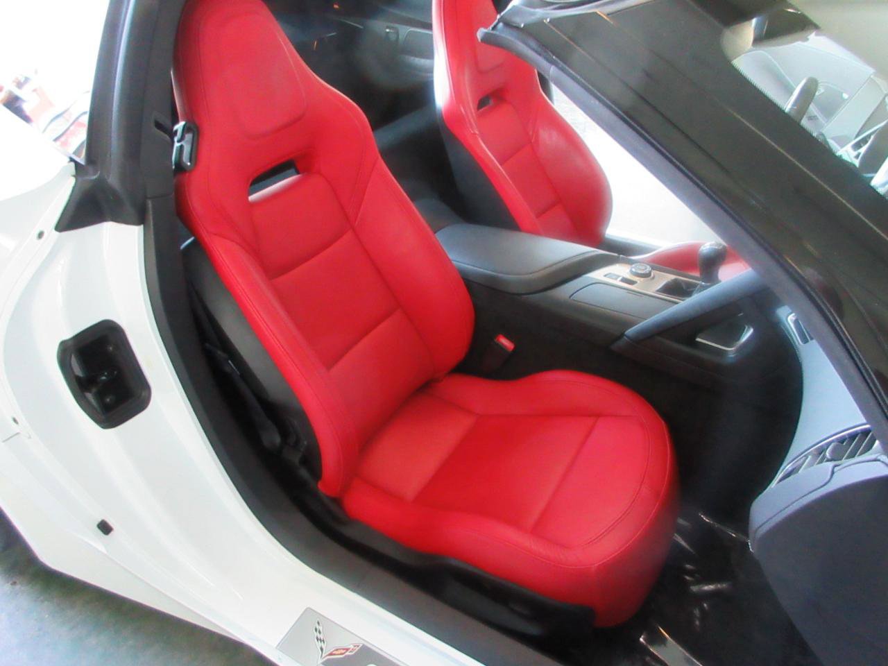 Used 2017 Chevrolet Corvette Stingray Coupe w/ Carbon Flash Badge Package image 25