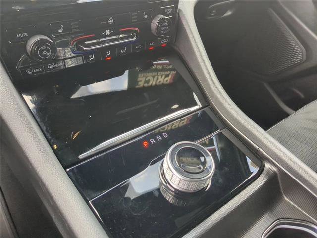 Certified 2025 Jeep Grand Cherokee Altitude AWD/4WD image 12