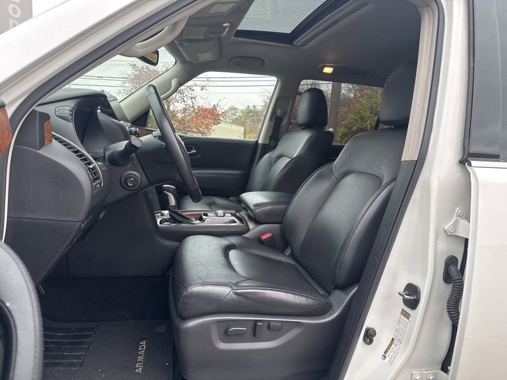 Used 2024 Nissan Armada SL w/ Captain's Chairs Package image 8