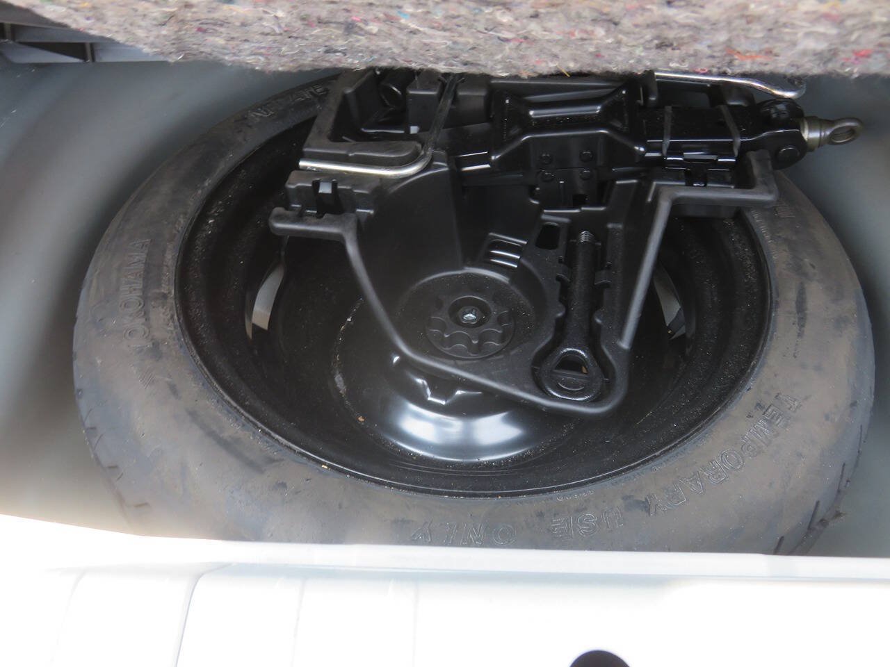 Used 2013 Toyota Prius Three FWD image 39