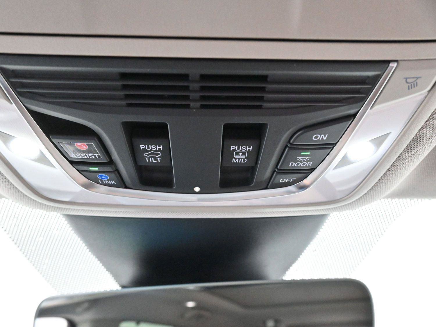 Used 2024 Acura MDX FWD w/ Technology Package image 32