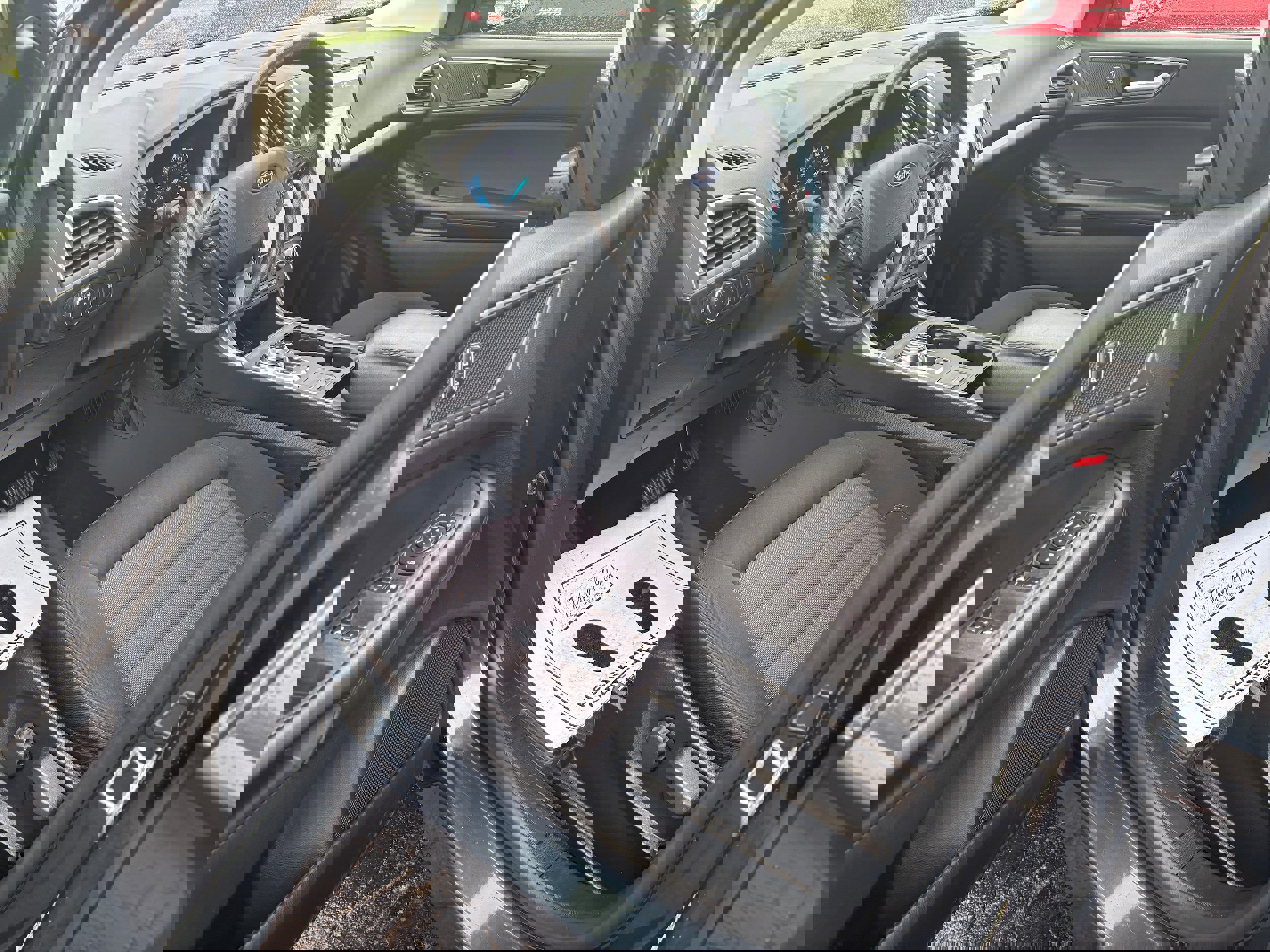 Used 2022 Ford Edge SE image 9