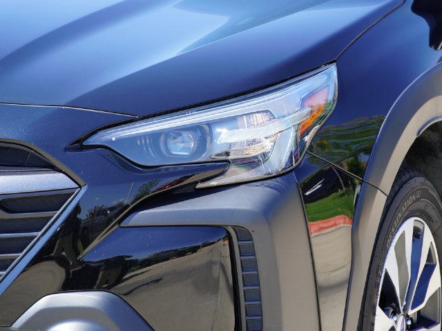 Used 2023 Subaru Outback Limited AWD/4WD image 11