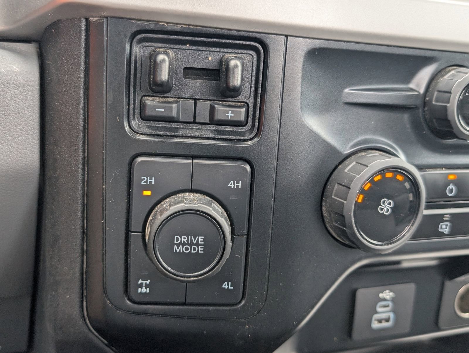 Used 2023 Ford F350 XL w/ STX Appearance Package AWD/4WD image 13