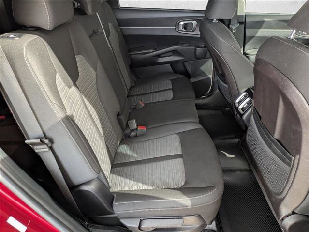 Used 2022 Kia Sorento LX image 19