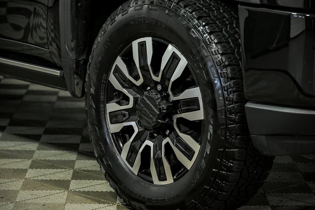 Used 2022 GMC Sierra 3500 Denali image 3