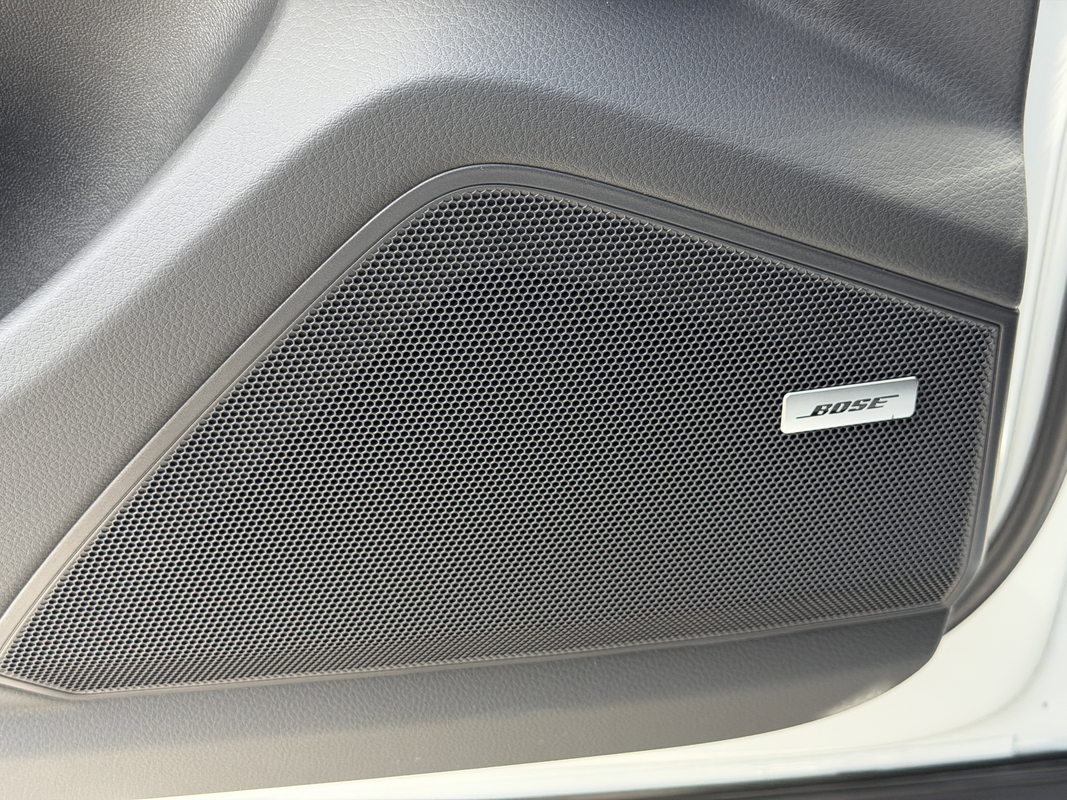 New 2026 Porsche Cayenne image 25