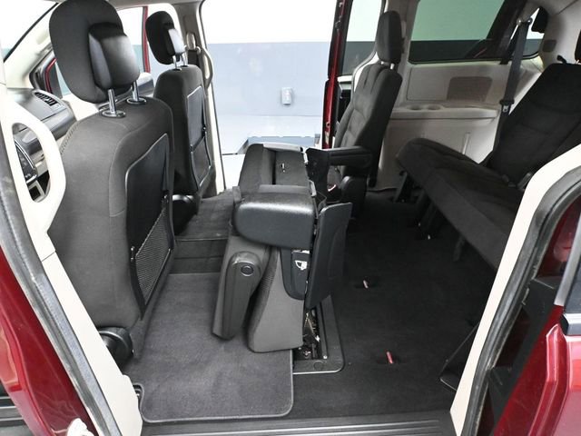 Used 2020 Dodge Grand Caravan SE w/ UConnect Hands-Free Group FWD image 33