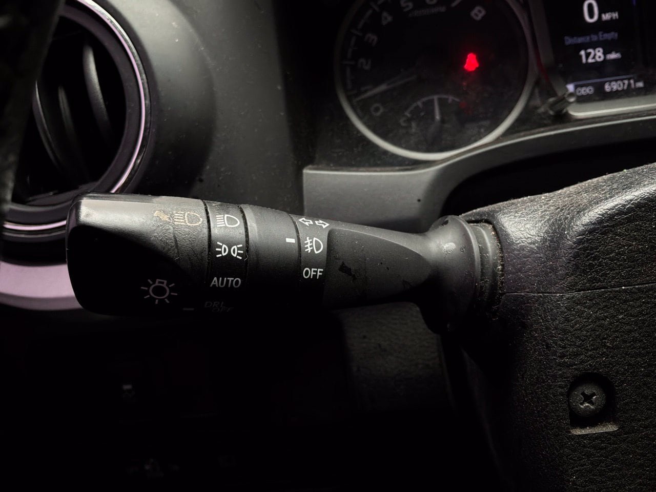 Used 2021 Toyota Tacoma SR5 RWD image 40