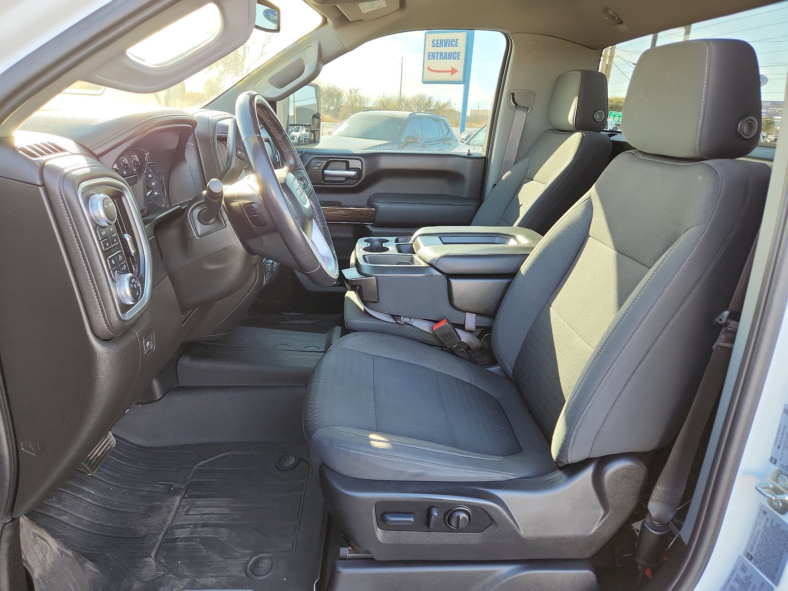 Used 2022 GMC Sierra 3500 SLE w/ SLE Convenience Package image 9